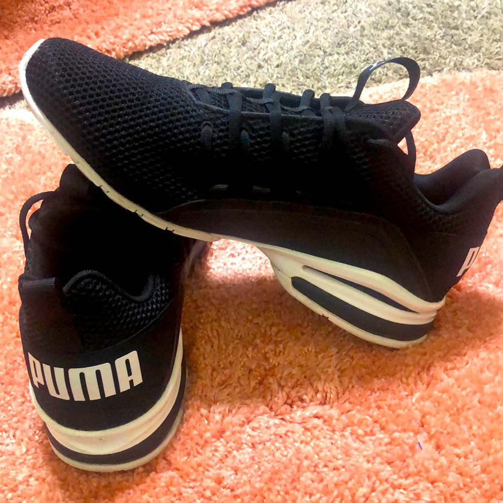 ✨NEW LISTING✨ Puma Sneakers (Men)